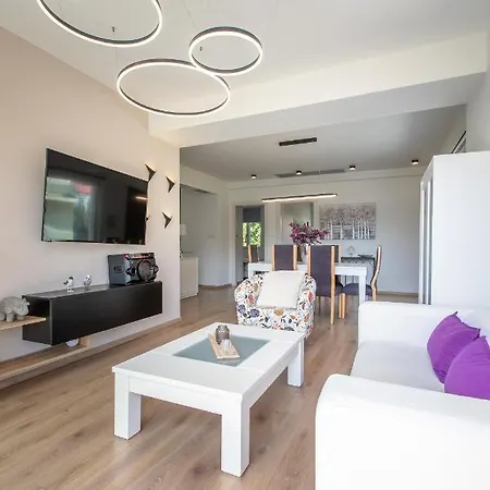 Gk Halepa Luxury Apartmán *