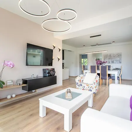 Gk Halepa Luxury *